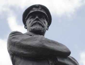 Titanic Memorials: Captain Edward John Smith, Lichfield - Titanic