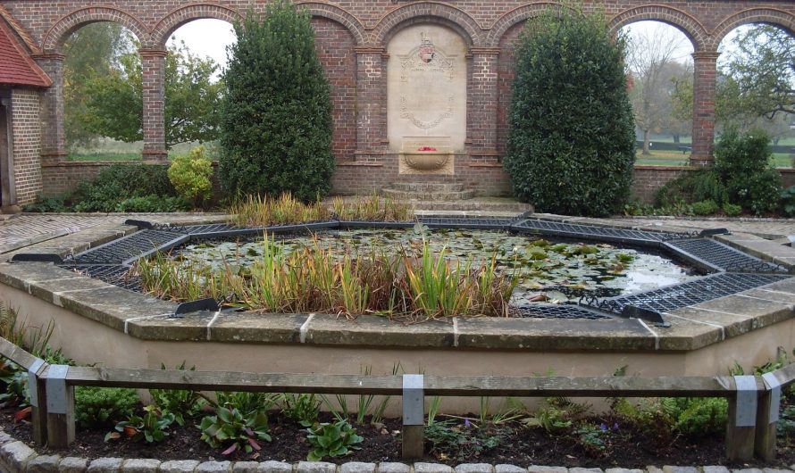 Titanic Memorials: John Phillips, Godalming